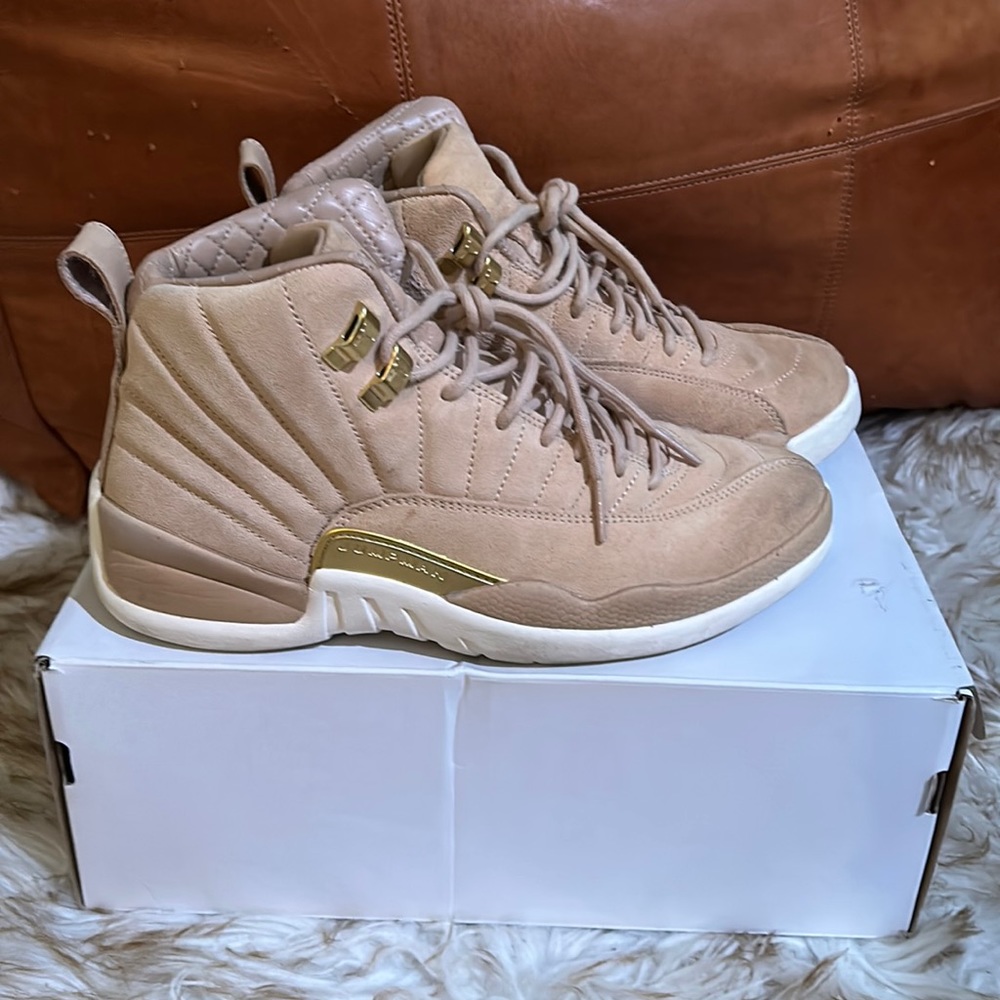 Jordan 12 Vachetta 7.5 Women’s
